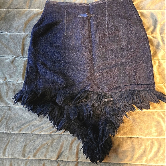 European  Clothes Beautique Wool assimetrical skirt. Size 4 - Picture 4 of 9